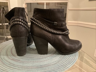 Vince Camuto Vo Halla Leather Chain 