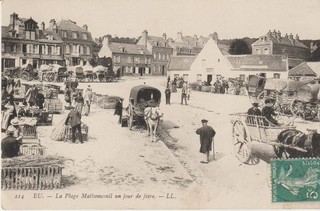 CPA 76 (Seine Maritime) EU / LA PLAGE MATHOMESNIL / UN JOUR DE FOIRE / ANIMEE