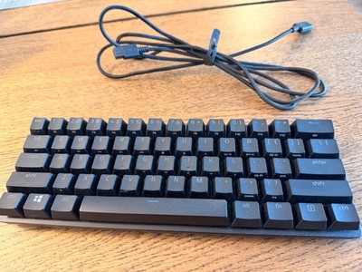 Razor Huntsman Mini Gaming Keyboard 60% Linear Optical Switch - RGB, VERY Clean