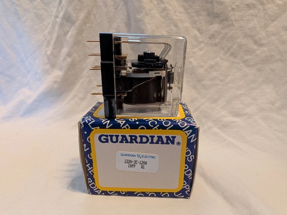Guardian Electric 1220-3C-120A Power Relay 10A 120VAC Coil 3PDT Plug-In NOS - Image 3 of 4