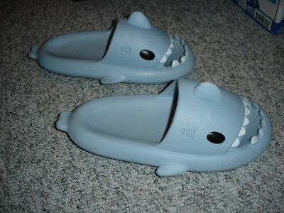 Original Cloud foam shark slides blue comfy size 42-43, (M) 8-8.5, (W) 9.5-10.5