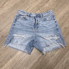 American Eagle Baggy Mom Shorts Light Wash Distressed Denim Size 6 Womens