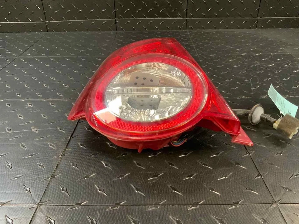 09-11 Chevy Aveo Driver LH Luz de freno izquierda Lámpara trasera Foto 2 de 4