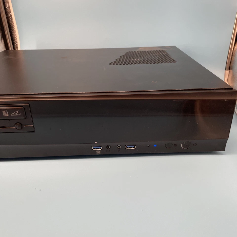 Silverstone ML03 PC Estuche DVD Fuente de alimentación USB Placa madre RAM sin probar Foto 2 de 4