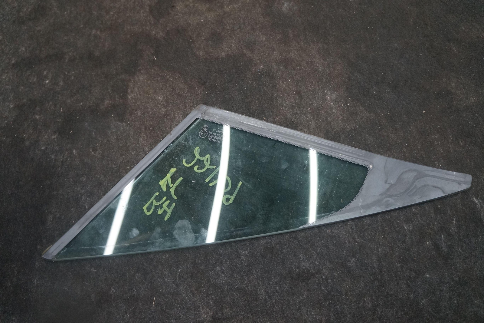 Front Right Door Corner Window Glass 6G33-C21410-CA Aston Martin V8 Vantage 2006