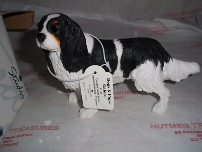 Border Fine Arts A1159 TRICOLOUR CAVALIER KING CHARLES Figur Neu in OVP SEHR SELTEN