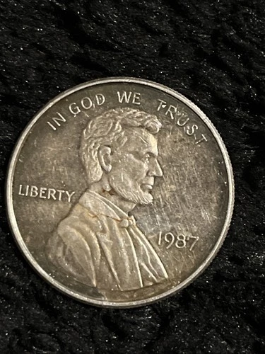 Vintage 1987 Lincoln Wheat Penny- 1 Troy Oz .999 Fine Silver Round