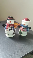 HARRY AND DAVID CERAMIC SNOWMEN SALT & PEPPER SET