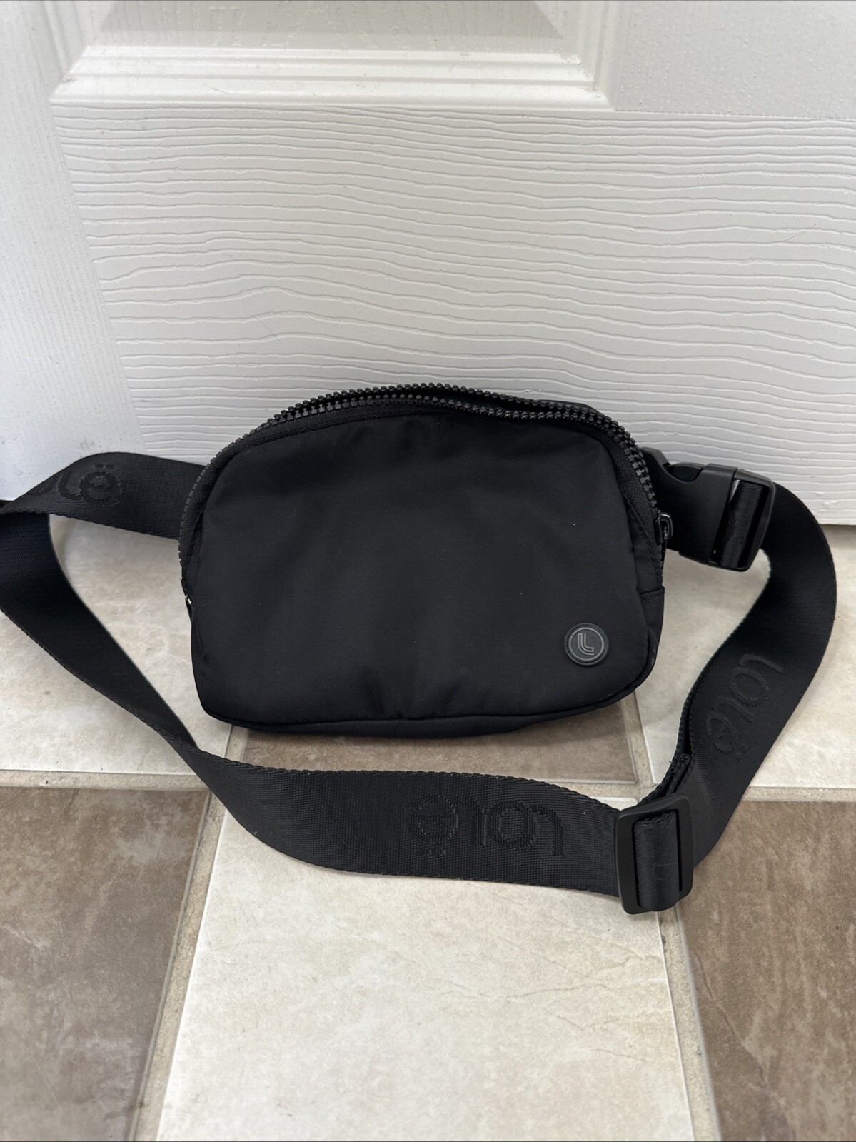 Lole Fanny Pack Belt Bag Adjustable Crossbody Waist Black