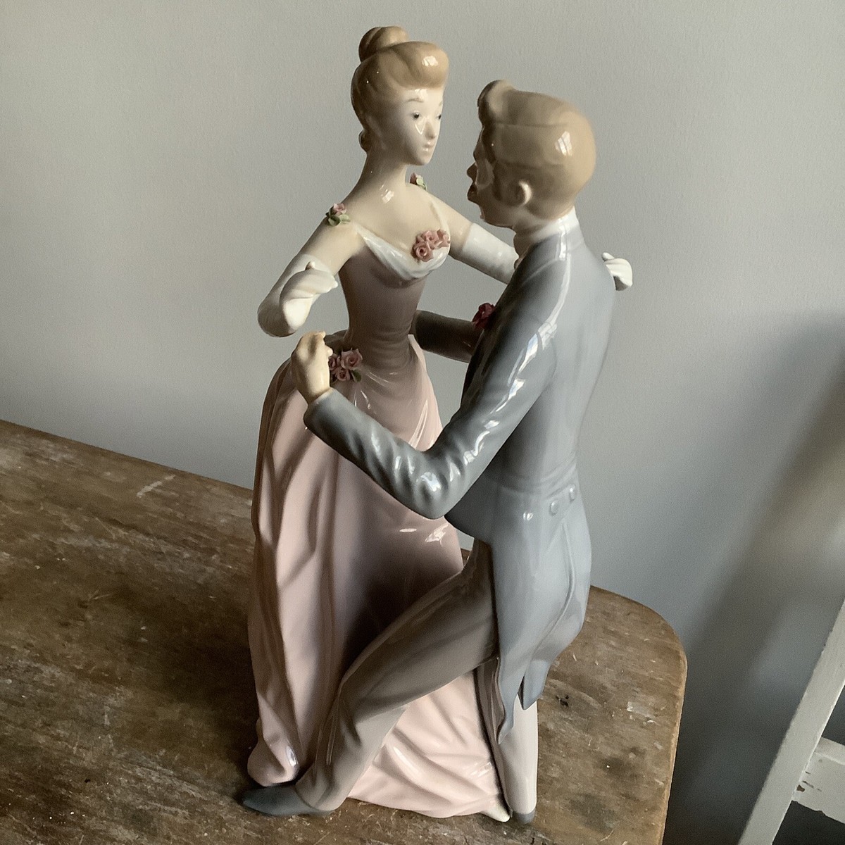 Lladro Anniversary Waltz #1372 (Glossy) llardo Couple