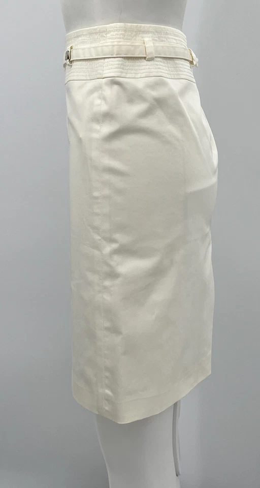 Falda Gucci 2006 blanca mezcla de algodón con cinturón sintético con logotipo encanto talla 42 Foto 2 de 4
