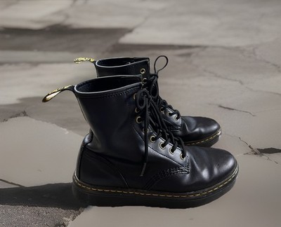 Dr. Martens Zavala Black Leather Combat Boots - US Men 7 / Women 8 Dr. Martens Zavala Combat Boots Womens Size 7 / Men Size 6  main image 3