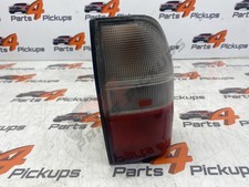 2005 Mitsubishi L200 Warrior Driver Side Rear/ Tail Light MR981082 1998-2006