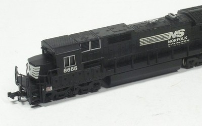 N US-Diesellok GE Dash 8-40C #8665 Norfolk Southern Spectrum Bachmann 85008 TOP