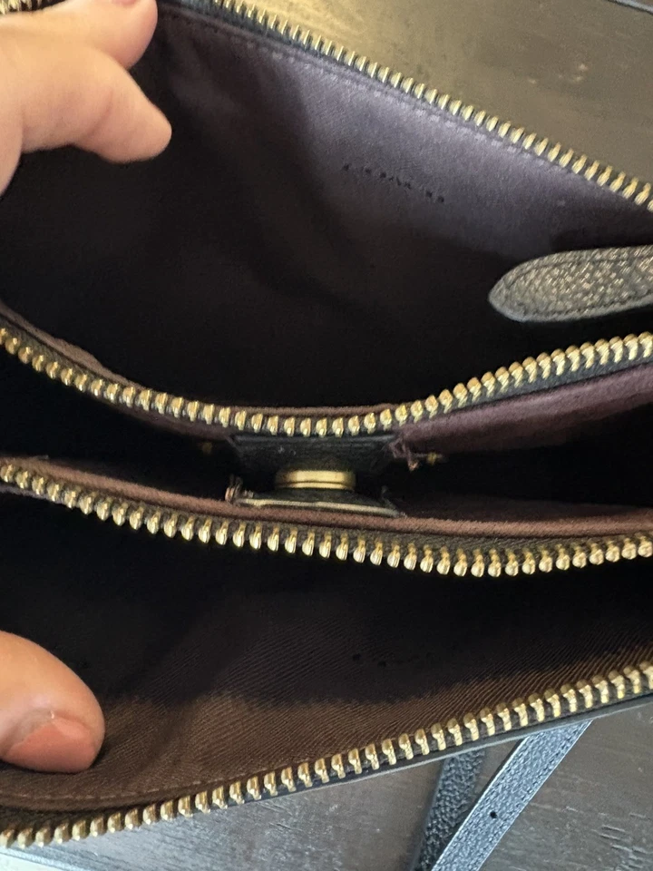 Coach Black Pebble Leather 2 Zip Compartments SLIM TURNLOCK CROSSBODY Bag - Image 3 of 4