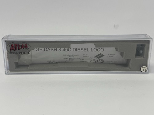 Caja de plástico locomotora Atlas 51820 Dash 8-40C Chicago North Western #8577 | Condition: Used
