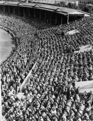 The cricket ground in Melbourne 1930 Cricket OLD PHOTO