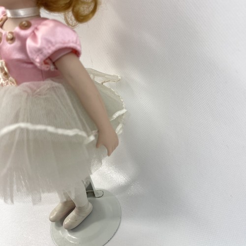 Cute Ballerina Ready To Performance Ceramic Figurine Doll Collectible 10" - Picture 4 of 15