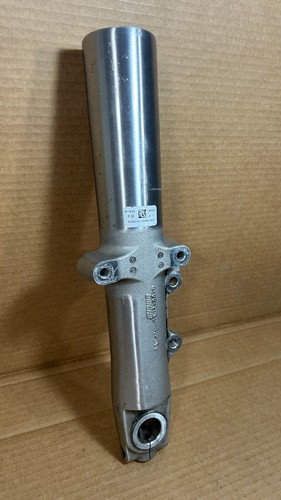 Harley Davidson OEM Trike Lower Right Fork Slider 19-25 RH Tri Glide 45400215 - Picture 8 of 13