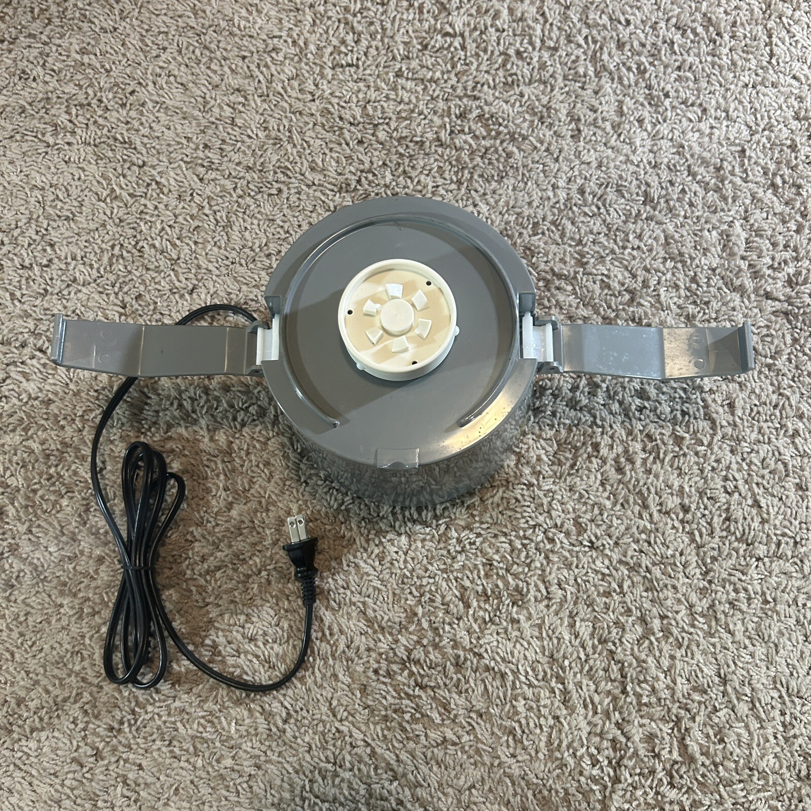 L'Equip Mini Pulp Ejector Juicer Model 110.5 Base Motor Only