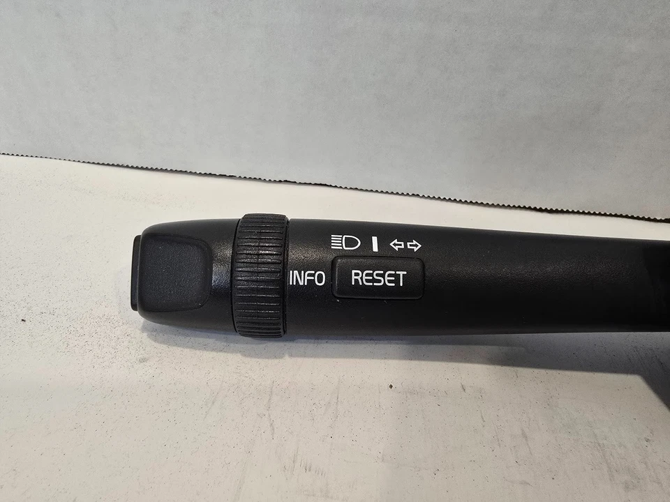 2005-14 VOLVO S60 S80 V70 XC70 XC90 Turn Signal 30768097 31268566 31268561 A120 - Image 3 of 4