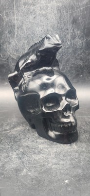 Black obsidian lizard skull! 14 ounces, 3.9 inches tall, 2'' wide