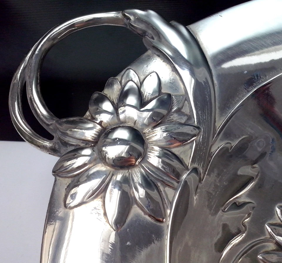 MARAVILLOSA BANDEJA FIGURATIVA ART NOUVEAU WMF plateada con patas de flor de margarita ca 1890 Foto 3 de 4
