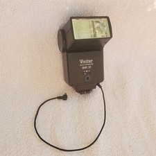 Vivitar Auto Thyristor SMS 30 Shoe Mount Flash AND CABLE EUC