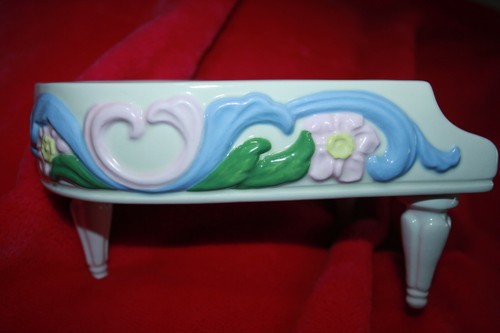 JAMAR ~ MALLORY ALBERTAS MOLDS INC 197 CERAMI GRAND PIANO. AS NEW. FREEPOST - Picture 3 of 11
