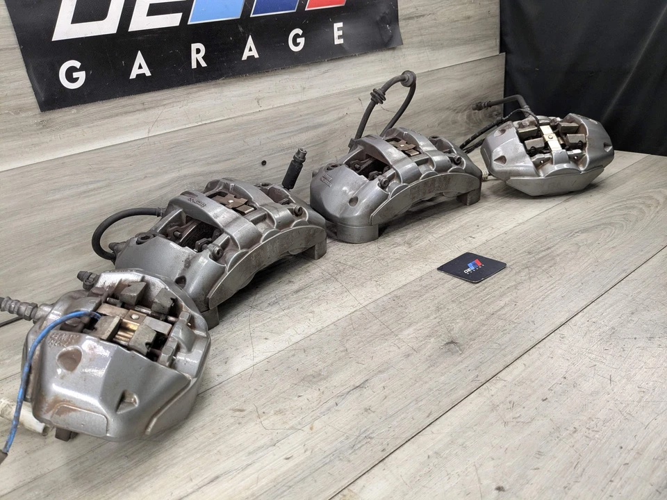 Juego de pinzas de freno delanteras traseras izquierda derecha OEM BMW E82 E88 135 M-SPORT BREMBO Foto 3 de 4