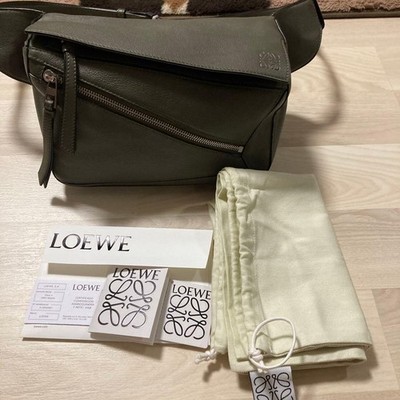 Wir haben den Preis reduziert. LOEWE Puzzle Umhängetasche klein olivgrün