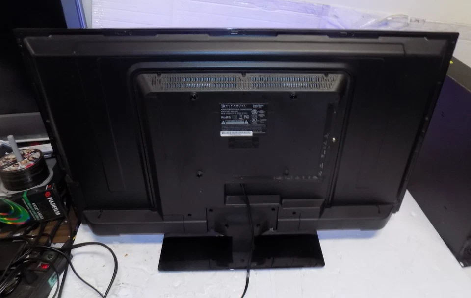 Element ELEFT407 40-inch 1080p LED HDTV PC Input with Remote - Image 2 of 4