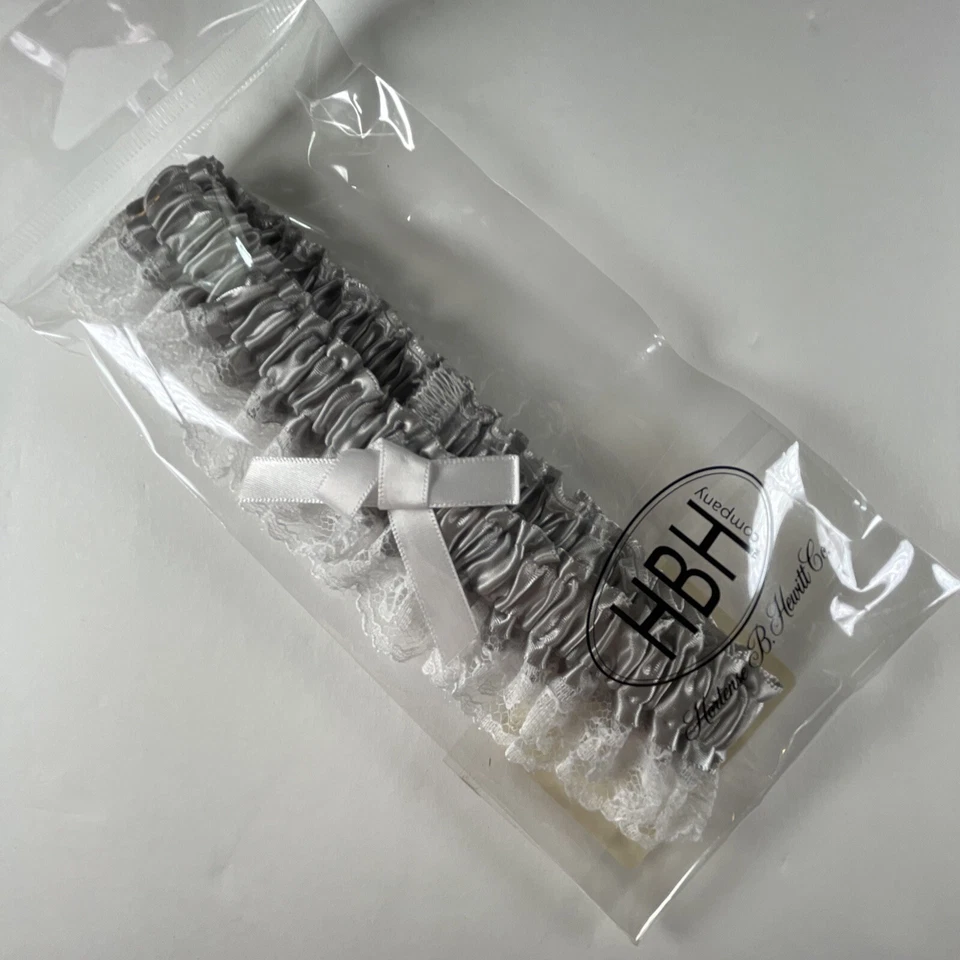 Wedding Garter Platinum Satin White Lace Bridal White Bow Hortense B Hewitt New - Imagem 2 de 4