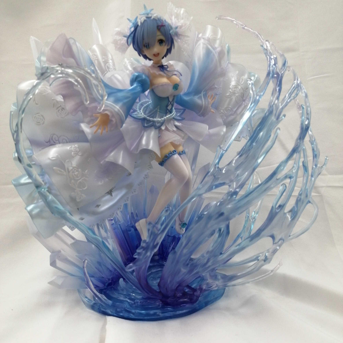 Rem Crystal Dress Ver. フィギュア Amazon.co.jp: 鬼レム Crystal Dress Ver 限定フィギュア 渋谷