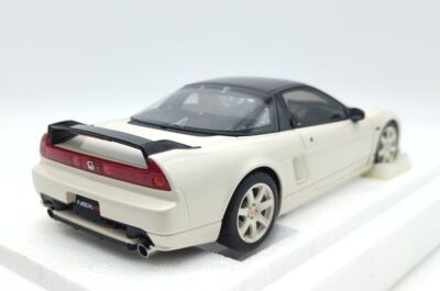 AUTOart 73219 1/18 scale Honda NSX-R (NA2) Championship