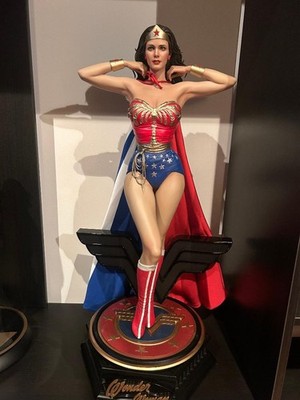 Prime1 Studio-Blitzway DC  Lynda Carter Wonder Woman 1/3 Statue (Bonus Edition)