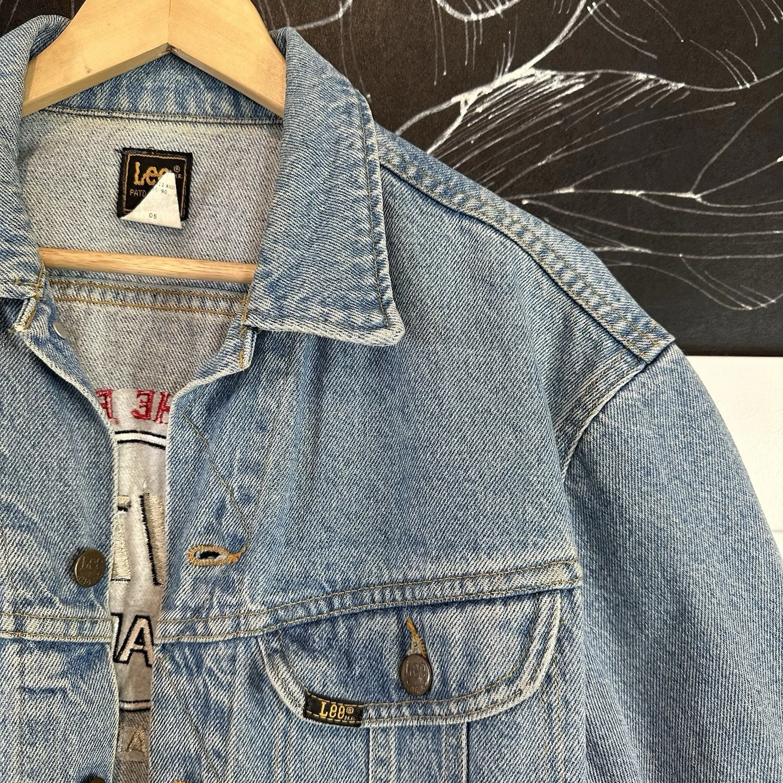 Vintage Lee Hard Rock Cafe Los Angeles Denim Jacket USA 90s Guitar Pins  Medium image 7