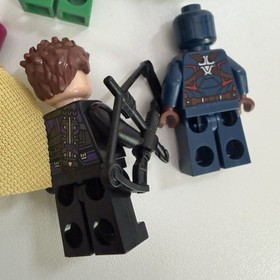 Lego Tanker Truck Takedown 76067 76103 76032 Marvel Minifigures Vision Hawkeye