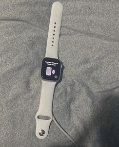 Apple Watch Series SE 44mm Black Aluminum Case White Rubber Band GPS 32GB
