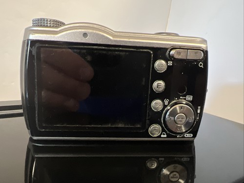 Samsung Digimax L85 Digital Camera 8.1MP Black Silver Working Poor Condition - Picture 4 of 15