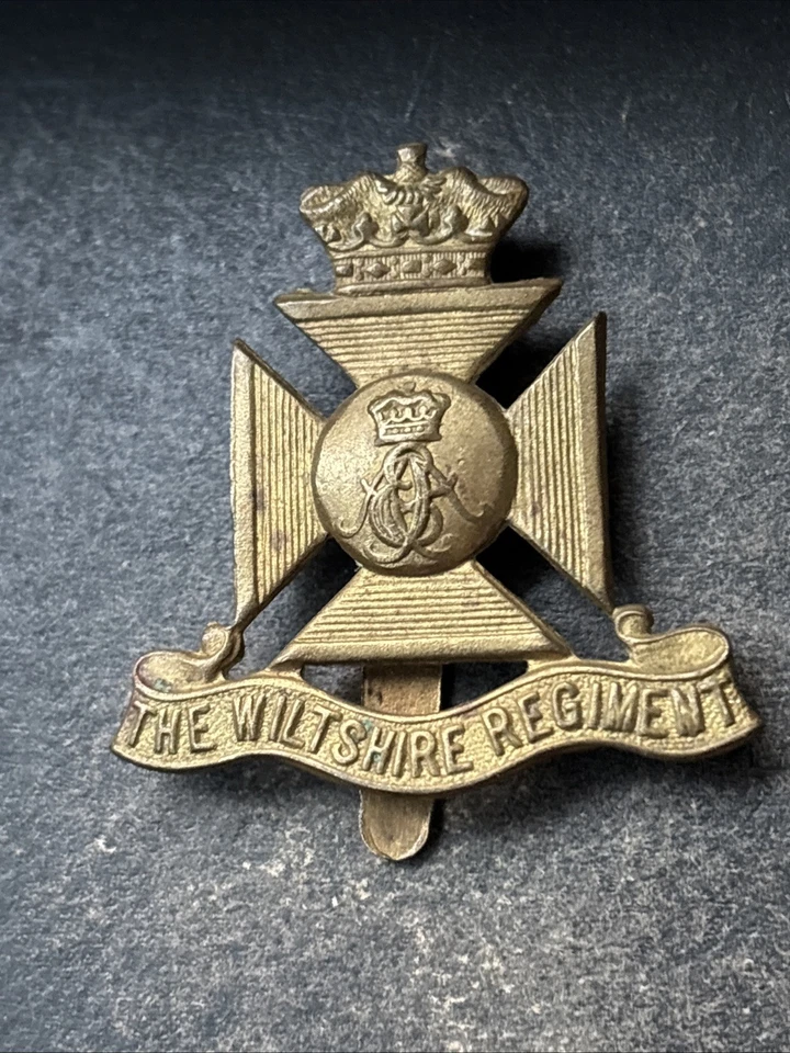 Wiltshire Regiment, Genuine British Army Cap Badge. - Image 2 of 4