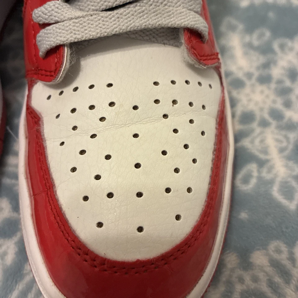 Jordan 1 Retro OG High Fearless Sneakers Size 8.5 - Image 4 of 4