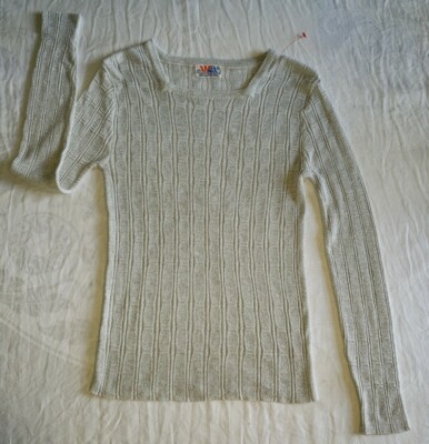  Long Sleeve Pullover Sweater light Gray with Silver Threads Size L