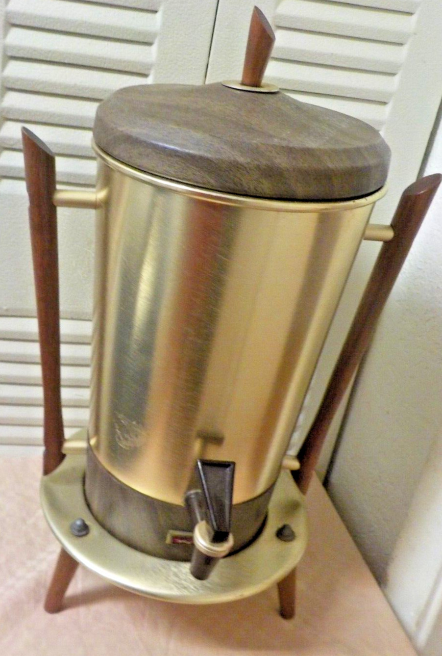 Cafetera MCM Atomic Bullet Space Age Cohete Percoladora 32 Tazas