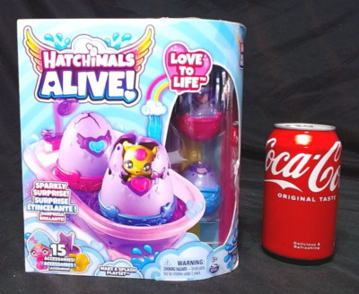HATCHIMALS ALIVE MAKE A SPLASH PLAYSET, 2 SELF HATCH EGGS & 15 ACCESORIES NIB
