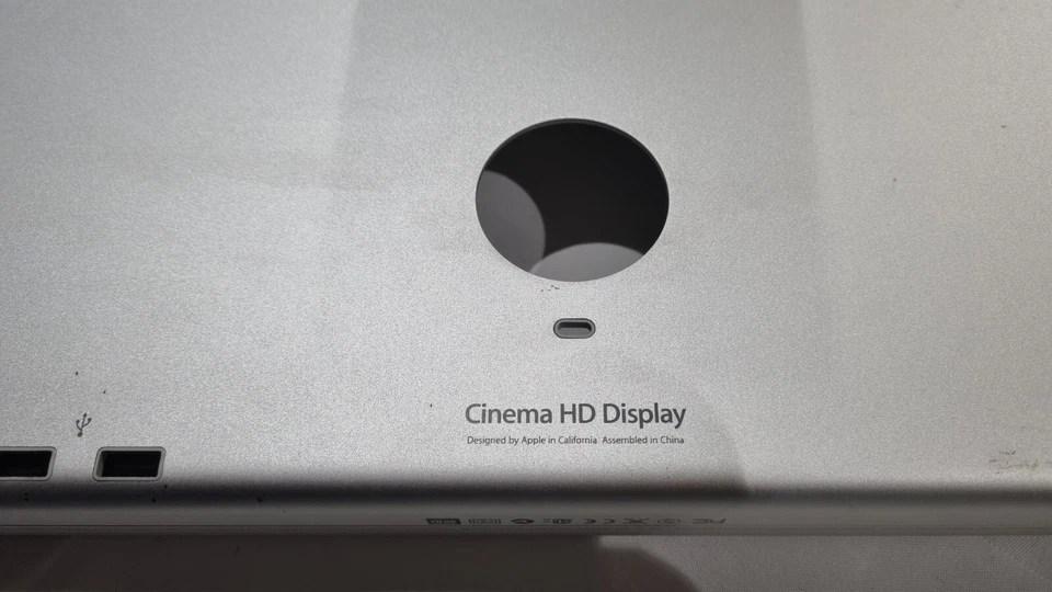 Apple Cinema HD Display Monitor A1082 / 23 Zoll / silber, nur Gehäuse und Fuss - Bild 2 von 4