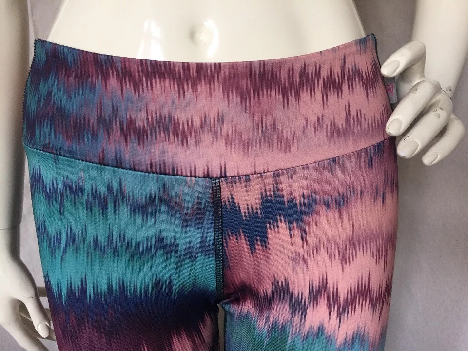 Pantalones de yoga recortados KOS EE. UU. Micropoli estampado abstracto melocotón/azul/verde S Foto 2 de 4
