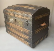 ANTIQUE DOME TOP CHEST STEAMER TRUNK