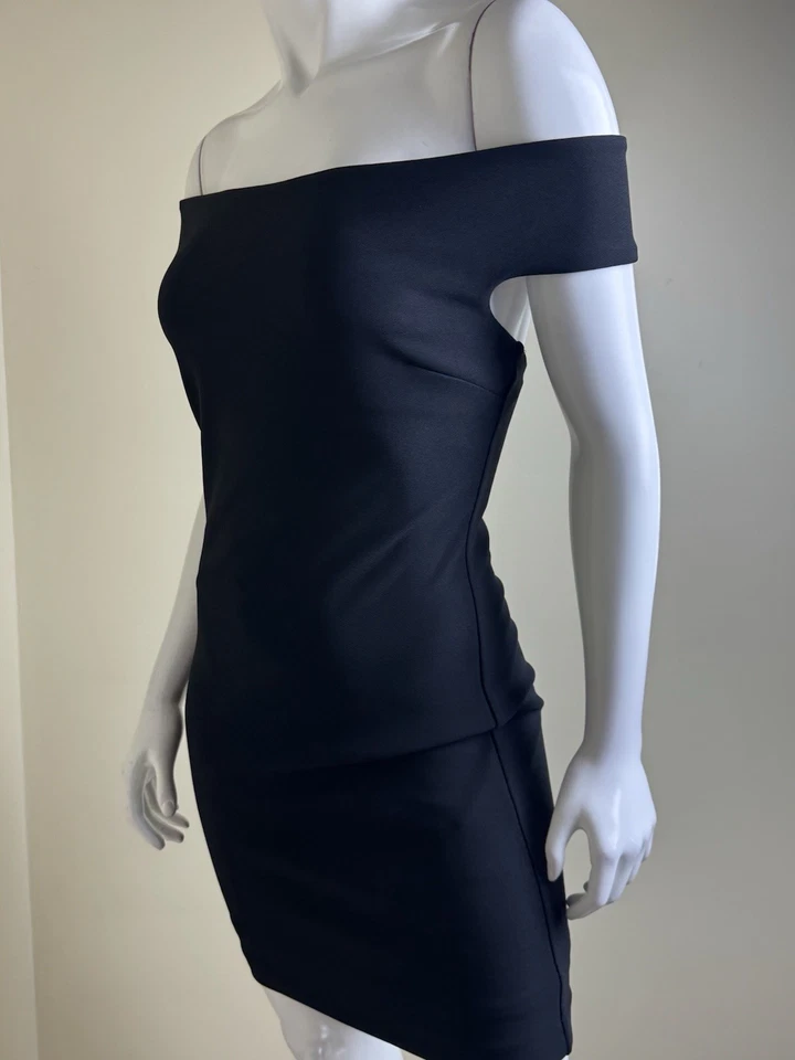$220 Guess by Marciano Off Shoulder Black Dress Sz 4. (B.154) - Image 2 of 4