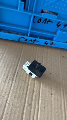 Original Mercedes Schalter Türkontakt Türschalter für E-Klasse S211 2028209410